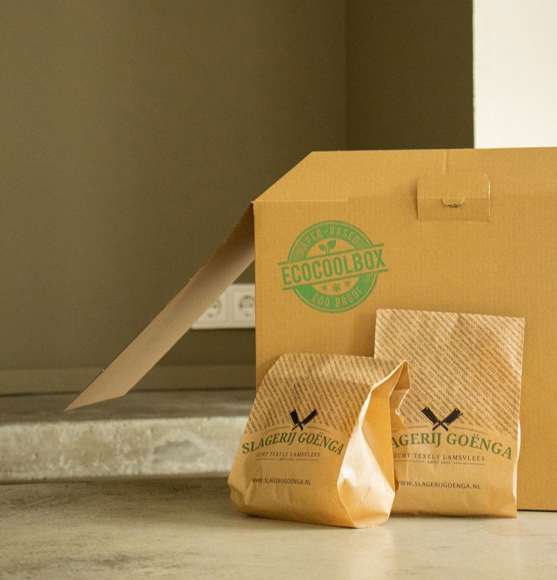 Ecobox van karton met verpakt vlees